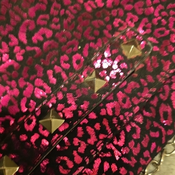 Betsey Johnson Shiny Pink Clutch - Picture 3 of 5